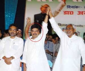 MP's son injured in Parking dispute in delhi