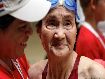 100 year old woman swims 1500 metres