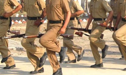 lover run from villege police caught
