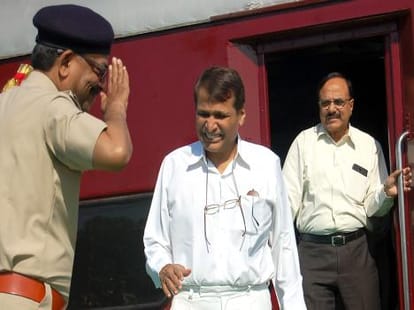 Railway officers spending lavishly despite financial loss
