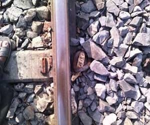 married woman suicide at railway track with her boyfriend