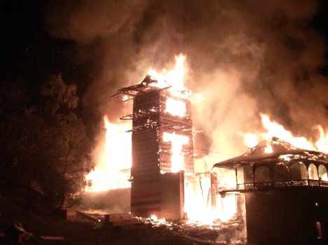 fire at sangchul mahadev temple kullu.