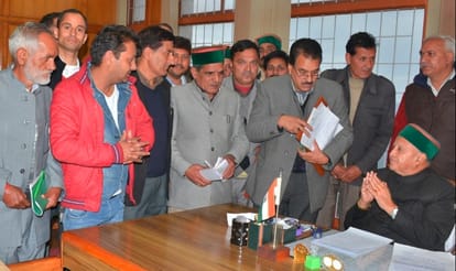 Hp govt will give priority to computer teacher  in govt jobs.