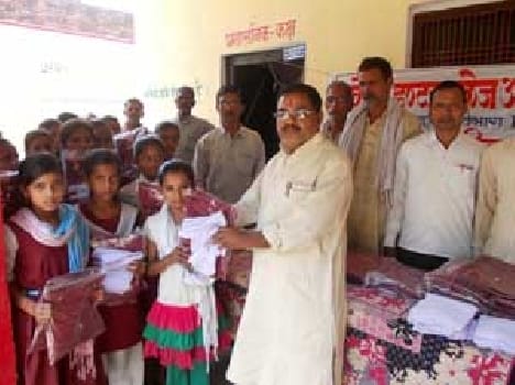 Two pairs Dress distributed 