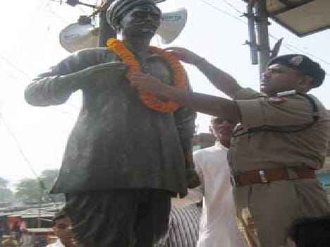 Toss together the martyrdom of martyrs