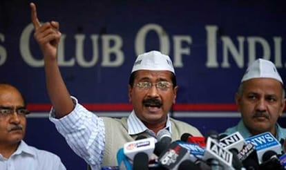 arvind kejrwal big rally on jantar mantar as reply to yogendra yadav