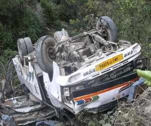 bus accident in himachal, 8 died.