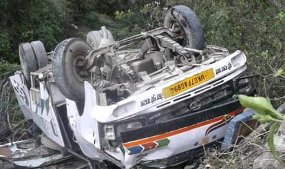 bus accident in himachal, 8 died.