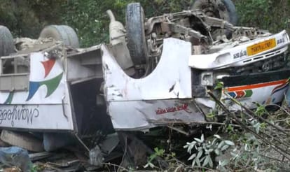 bus accident in himachal, 8 died.