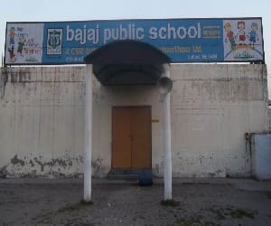 Sugar mill management, administration, Transportation Department raised hand