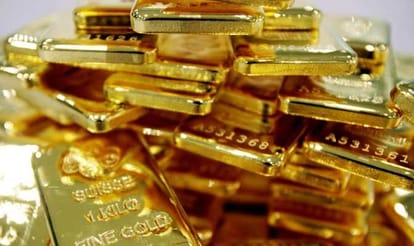 gold smuggling racket busted in mumbai four arrested