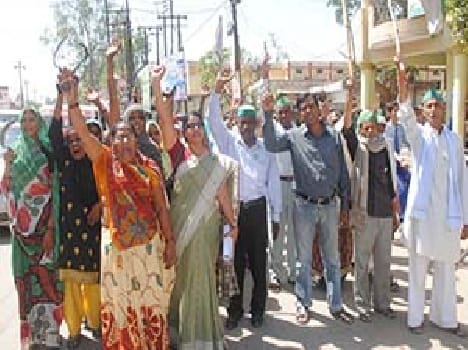 Seeking cancellation of the Land Acquisition Ordinance