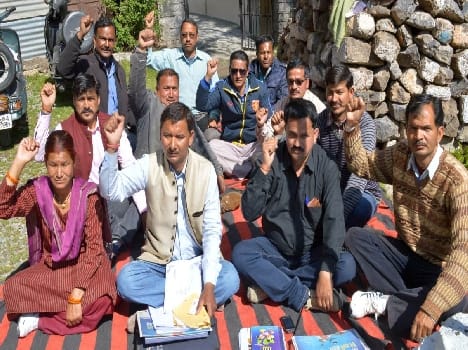 Eddie teachers to exercise the office dharnas