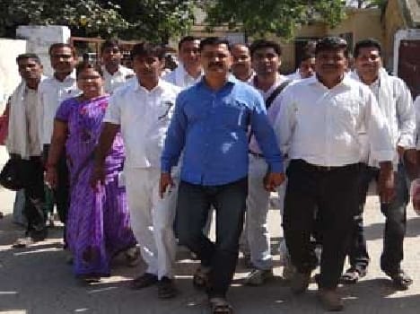 Teacher vows to file for promotion to 17