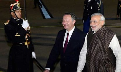 why external affairs minister and defence minister were not present during rafale deal