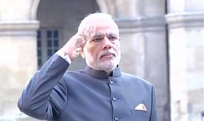 Modi reach to Paris,Unesco resound with vande mataram