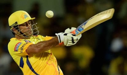 When yuvraj singh meet csk skipper MS dhoni