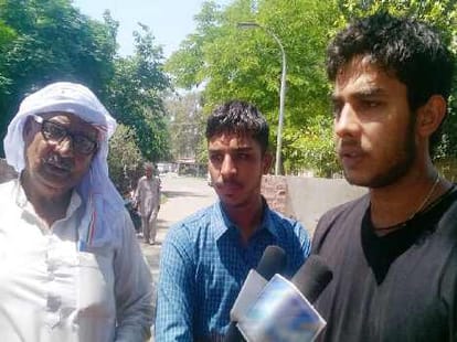 sarpanch hurt by manrega case, commit suicide