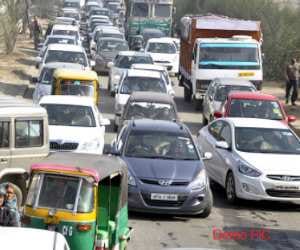 Traffic jam on Kanpur to Lucknow rout.