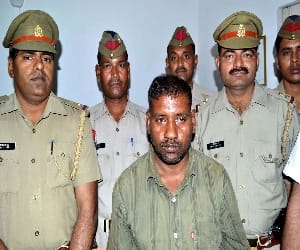 Prize of ten thousand crooks arrested jantaru