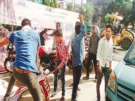 Bajrang Dal activists vandalize in Indo - Pak trade fair 