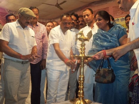 " Bharat Mata ki Jai both hands Bowl