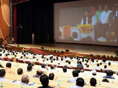 Akhilesh Yadav inaugrates policies of state.