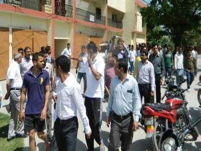 kashipur cms arrest in illegal practice.