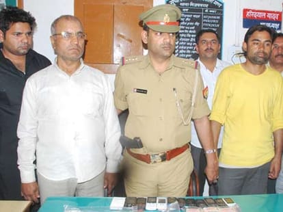 Casino running in a rented house to trap high profile people in gaziabad