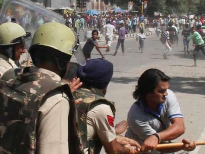 voilence in chandigarh due to rape and murder of girl child