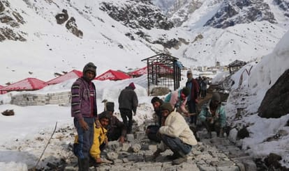 nim team work in kedarnath dham.