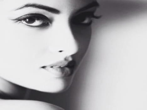 riya sen tweet after fire her house in mumbai