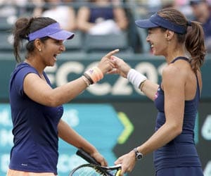 sania mirza enter final with martina hingis