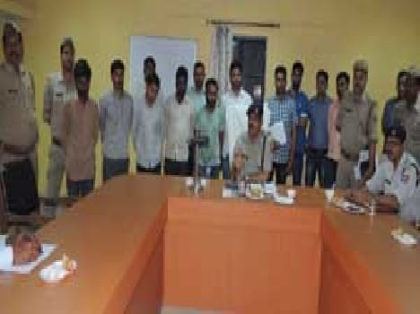 Was robbed recovered precious lens , five arrested