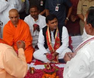 Chief Minister Akhilesh Yadav focuses on UP.