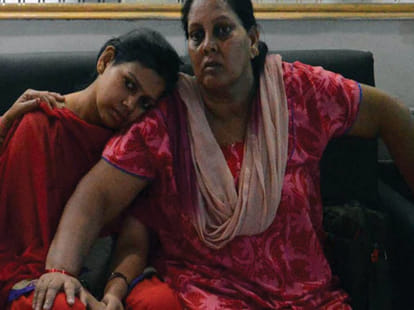 Chain snatchers shot 3 years old