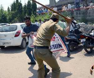 lathi charge on rte teachers in jammu