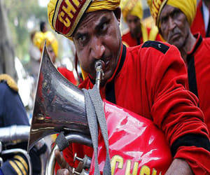 fight between groom and bride for dowry in up