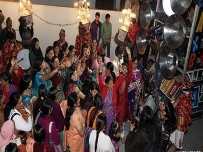 pandits and halwais stop child marriage