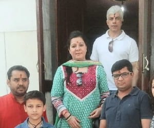 yuvi mother shabnam paid obeisance at naina devi temple.