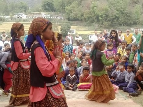 Scattered beauty of cultural programs