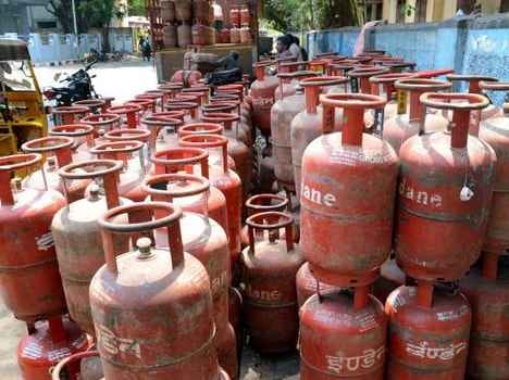 Shortage of LPG cylinders in himachal.