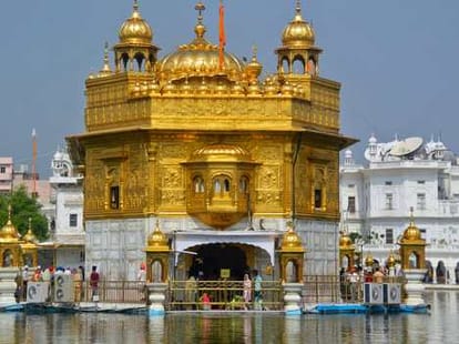 double decker buses will run on amritsar roads for tourists