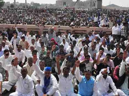 bjp and bsp fight for dalit voters