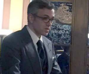 recognising LoC as international border most viable solution: omar