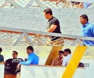 bollywood came again in kashmir for film shooting