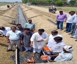 Gangnahar cenal not, be in crude pond statue immersion.