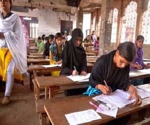 Money for madarsa issue faces another problem.