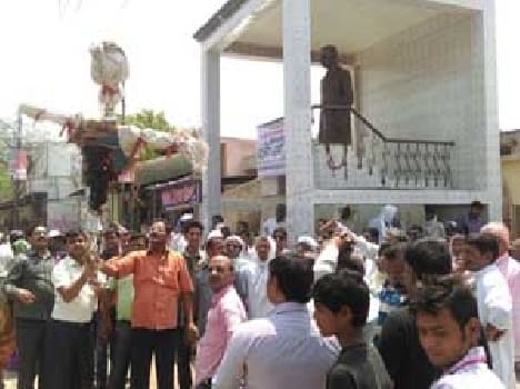 The mannequin blew in Saidpur