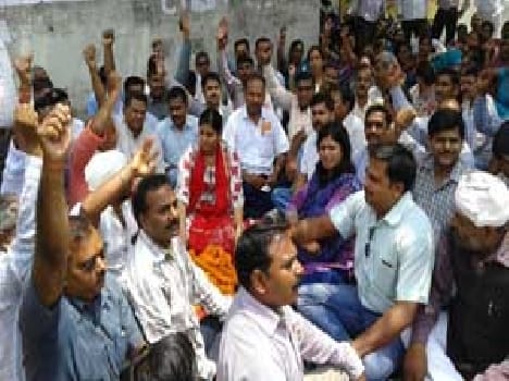 Teachers took vows , picketing